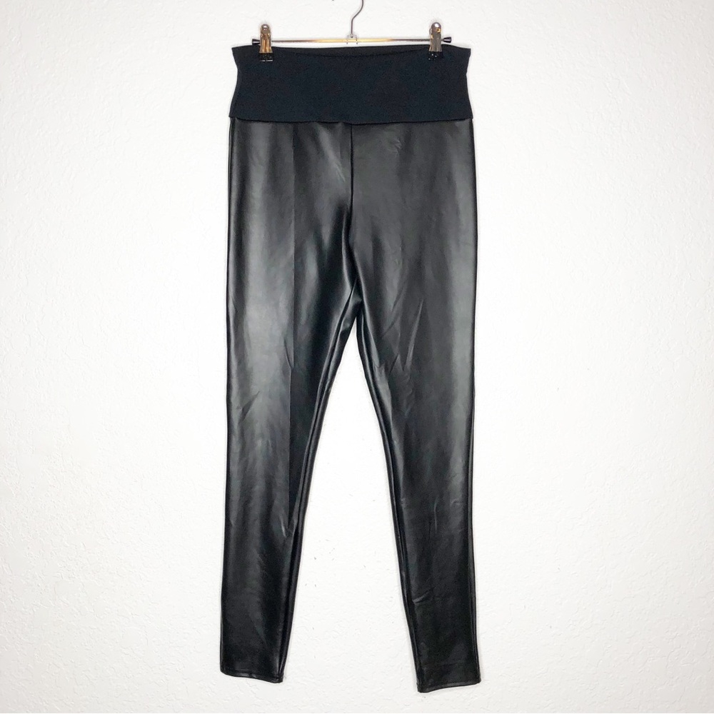 Assets by Spanx black faux leather leggings size Large